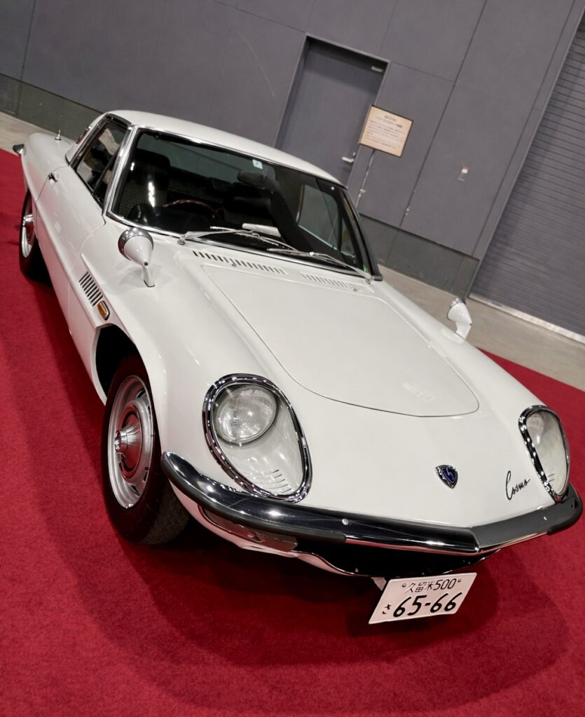 コスモスポーツ全景