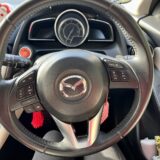 デミオの運転席