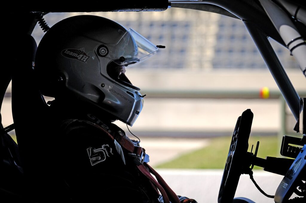 サーキットのドライバー